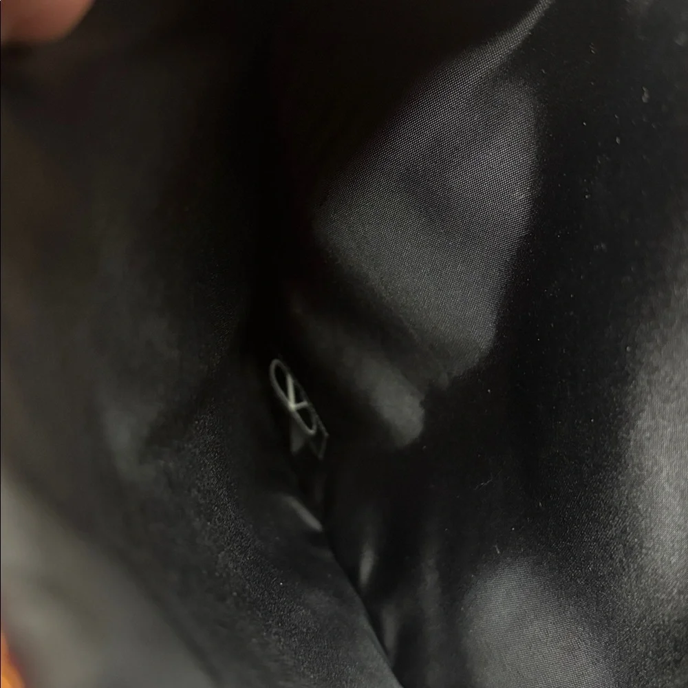 VALENTINO VOCE VIVA Red Patent Clutch with Elegant Gold Crossbody Chain - Picture 12 of 14